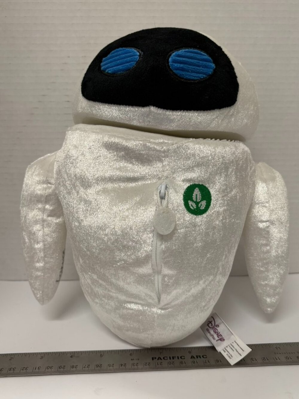 Scentsy Buddy Wall-E Eve White Droid Robot Plush Stuffed Animal Toy 12 in Tall